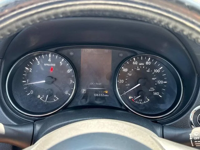 Used 2017 Red Nissan SL image 36