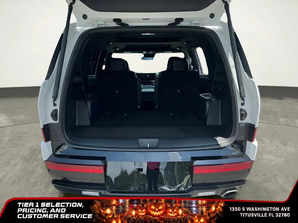Used 2025 White Hyundai Calligraphy image 22