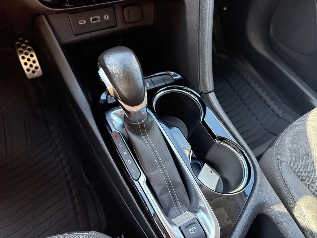 Used 2023 Cinnabar Metallic Buick Select image 16