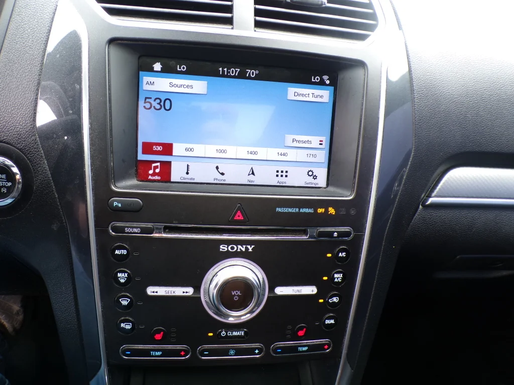 Used 2018 Magnetic Metallic Ford Sport image 27