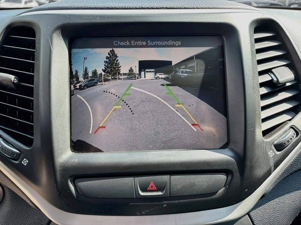 Used 2016 True Blue Jeep Limited image 13