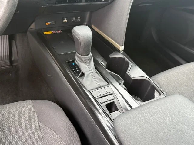 2025 Toyota Camry LE - Photo 22