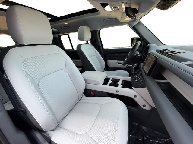 Certified Used 2025 Santorini Black Metallic Land Rover X-Dynamic SE image 16