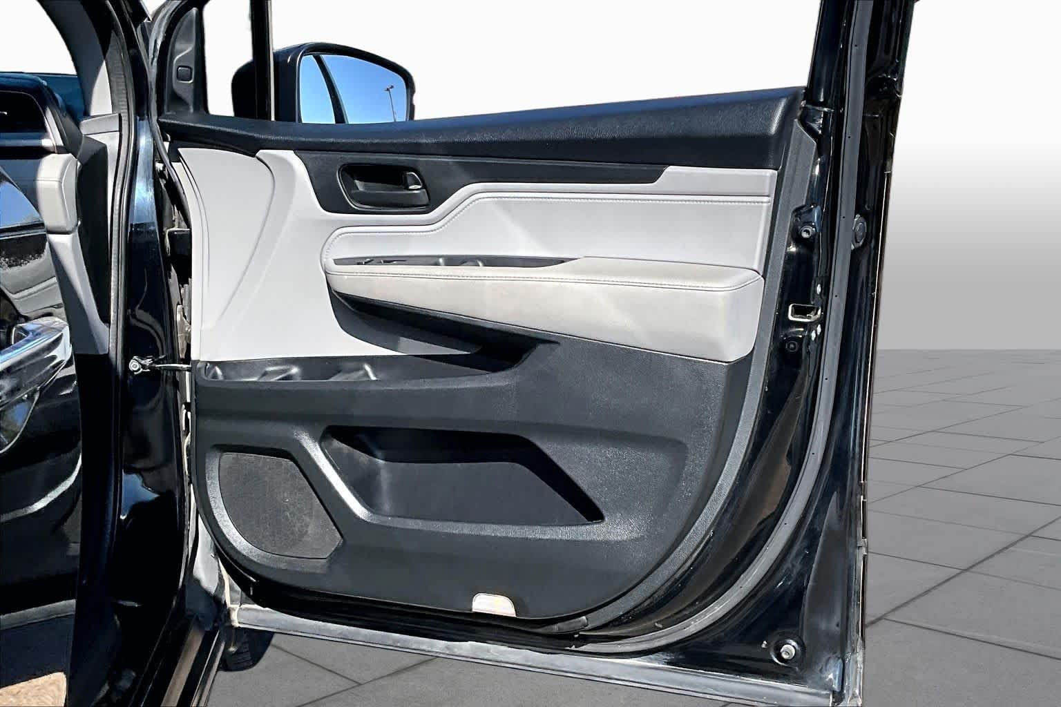 Used 2018 BLACK Honda EX-L image 22
