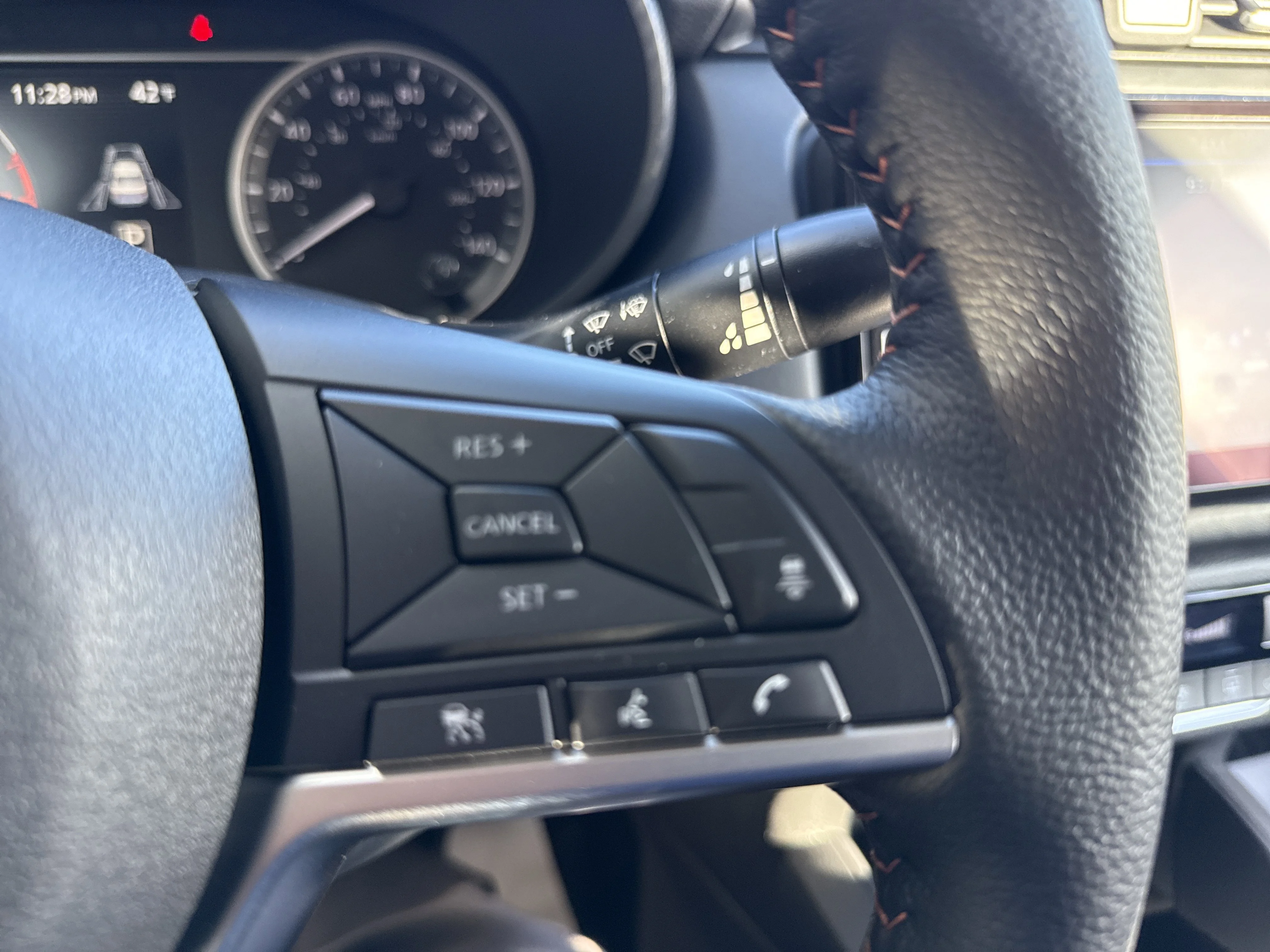 2025 Nissan Versa Sedan SR - Photo 22