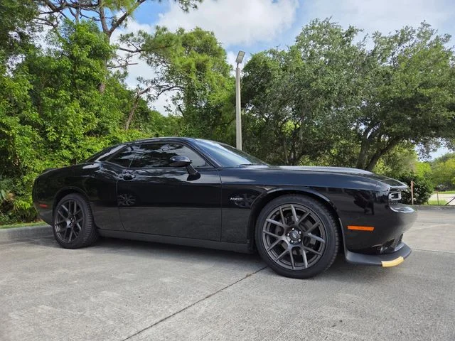 2019 Dodge Challenger R/T's photo