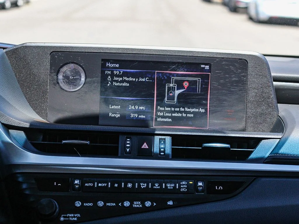 Used 2020 White Lexus 350 image 15