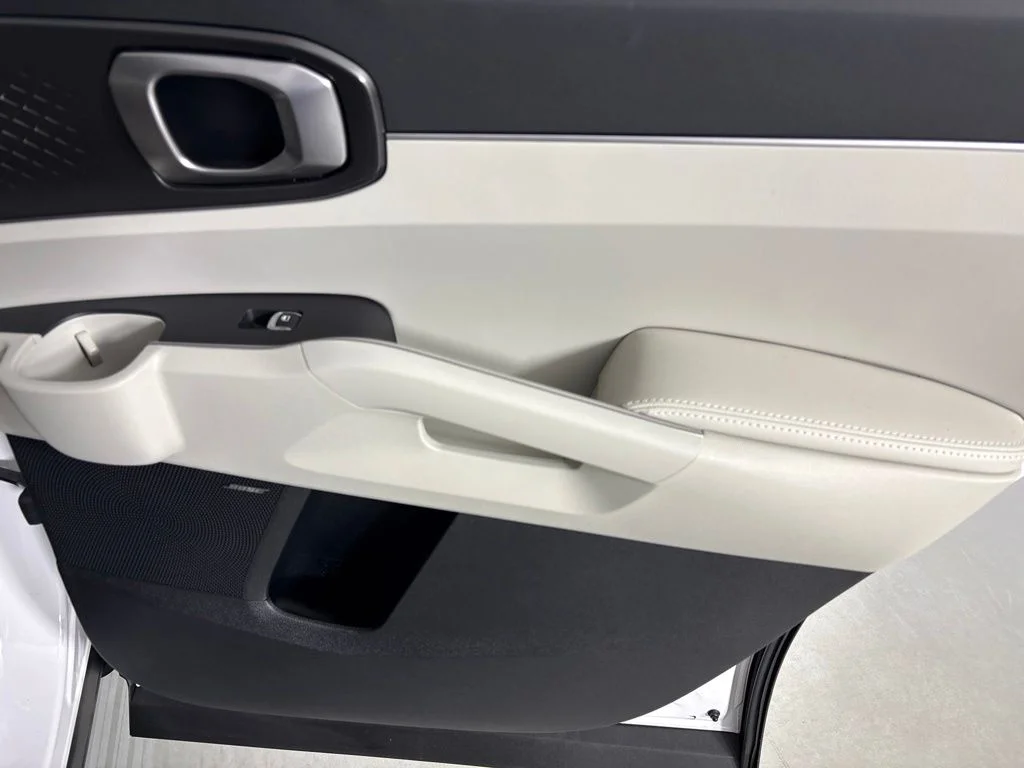 New 2026 Glacial White Pearl Kia EX image 20