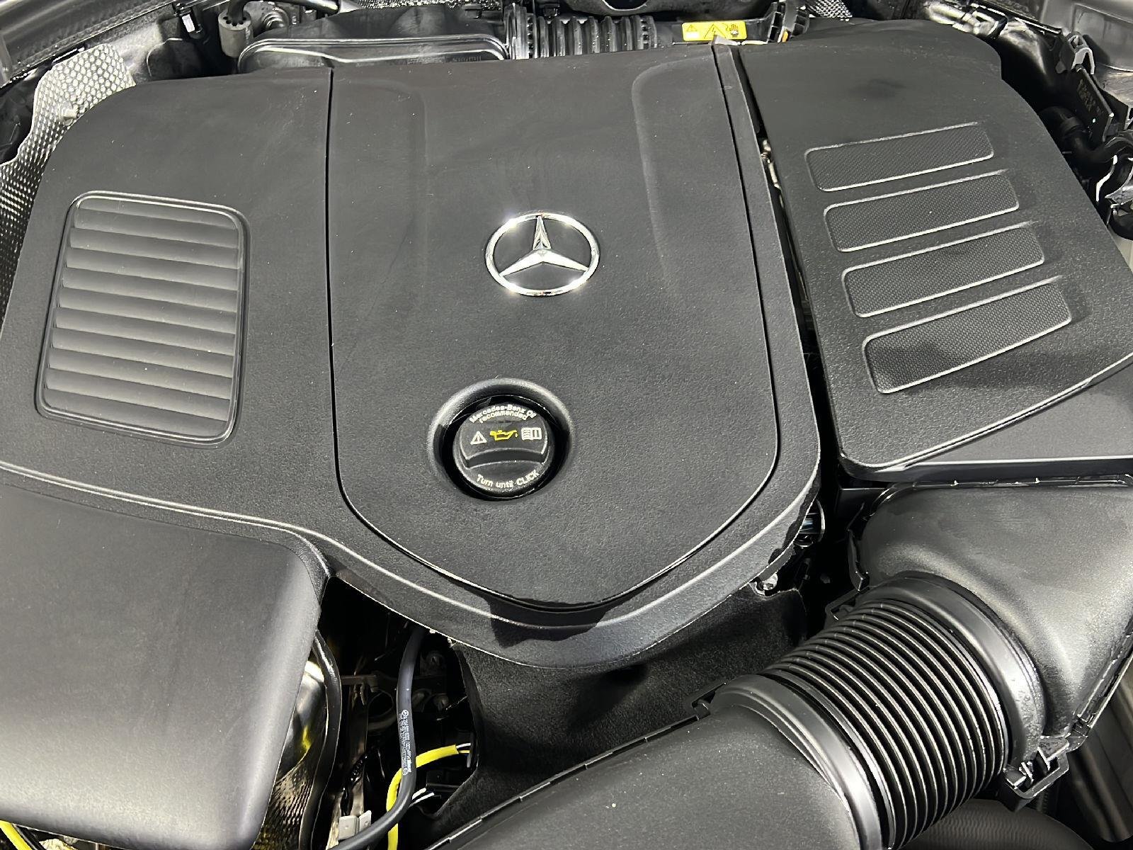 New 2026 Polar White Mercedes-Benz GLC 300 image 47