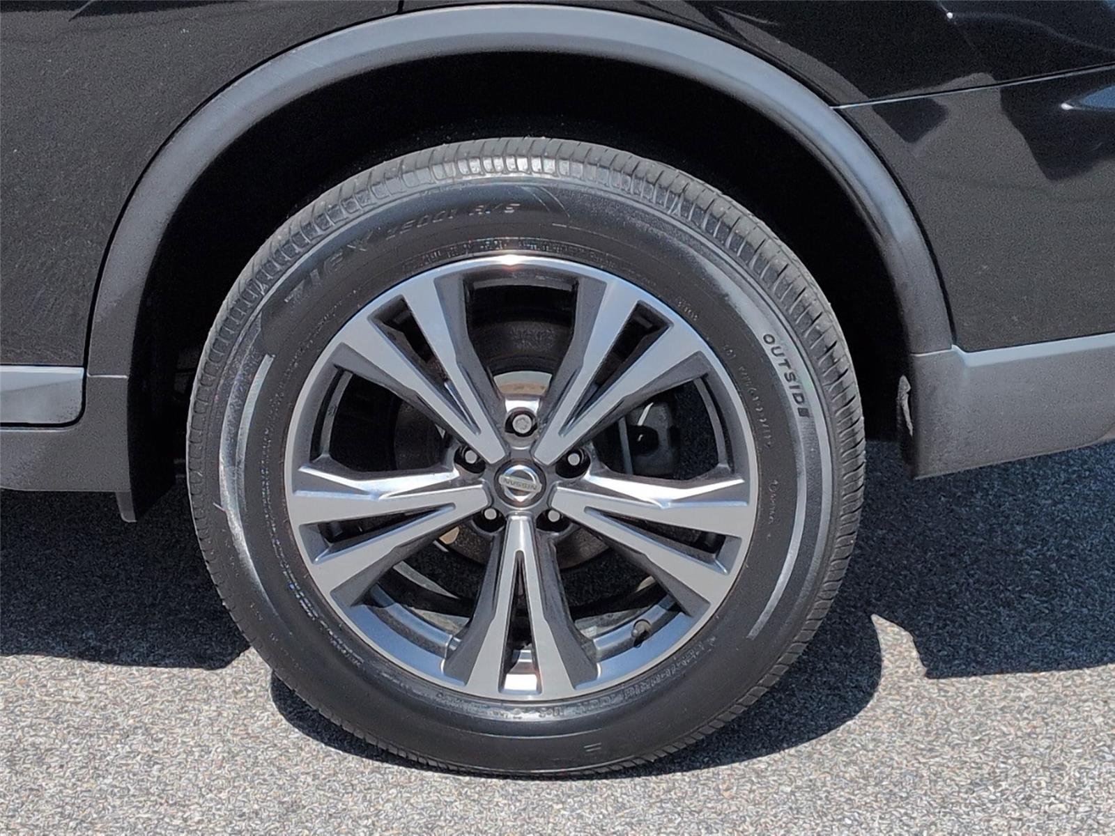 Used 2018 Magnetic Black Nissan SL image 11