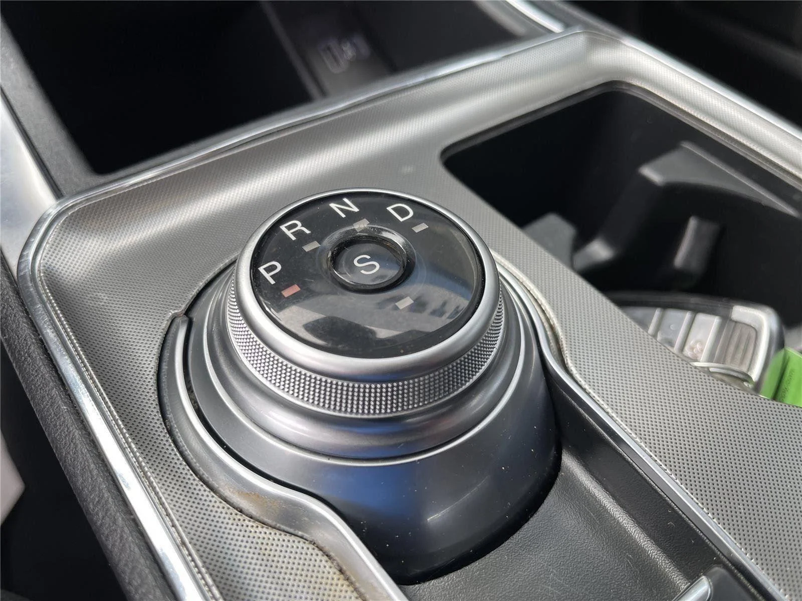 Used 2024 Agate Black Metallic Ford Titanium image 30