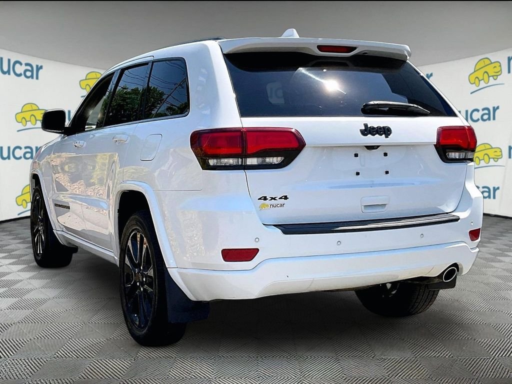 Used 2018 White Jeep Altitude image 4