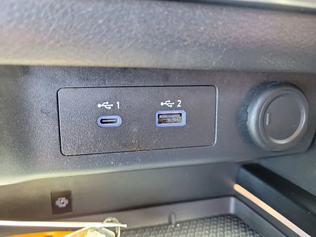 Used 2022 Orange Nissan Platinum image 32