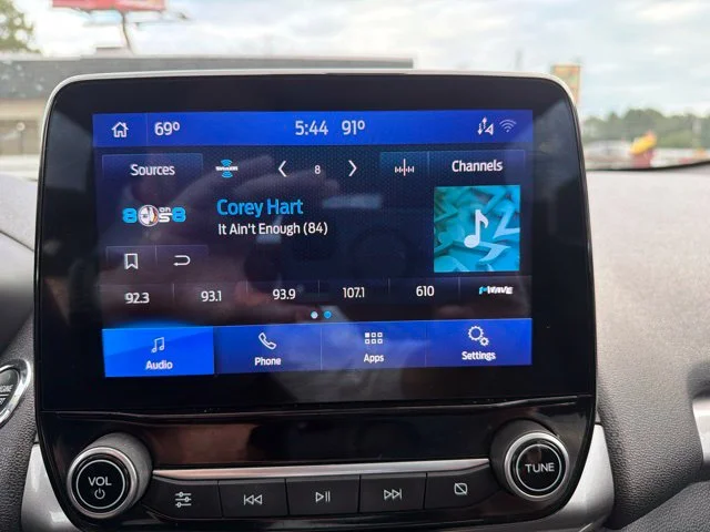 Used 2021 Black Ford SE image 30