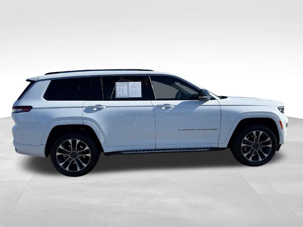 Used 2023 White Jeep Overland image 30