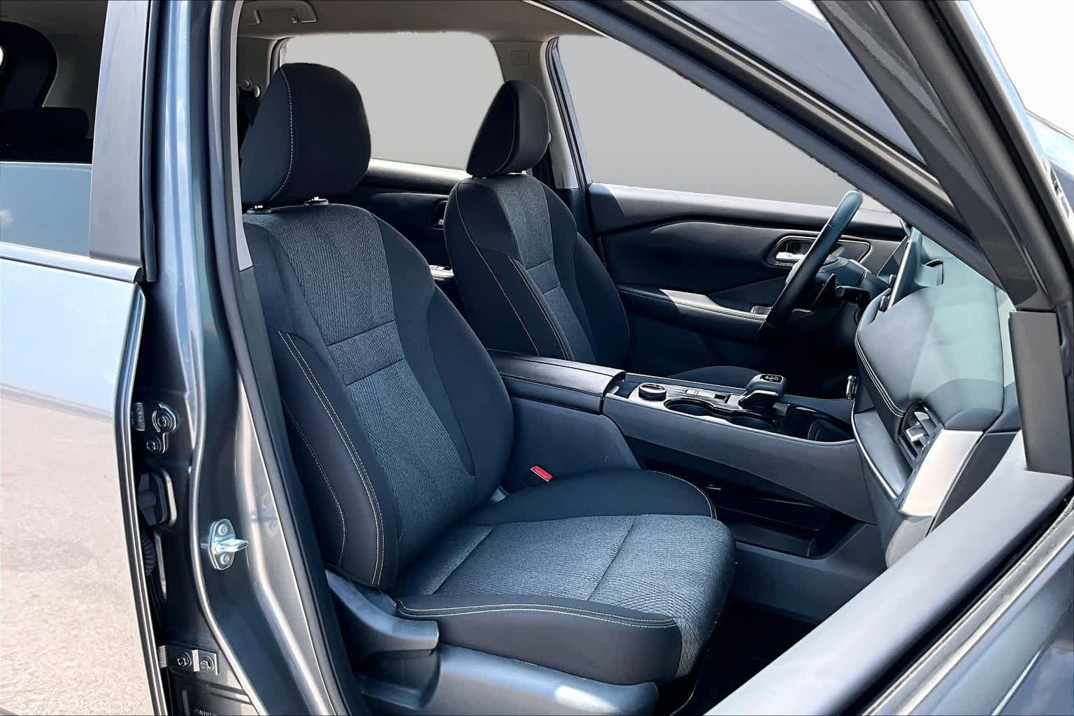 Used 2025 Gun Metallic Nissan SV image 9