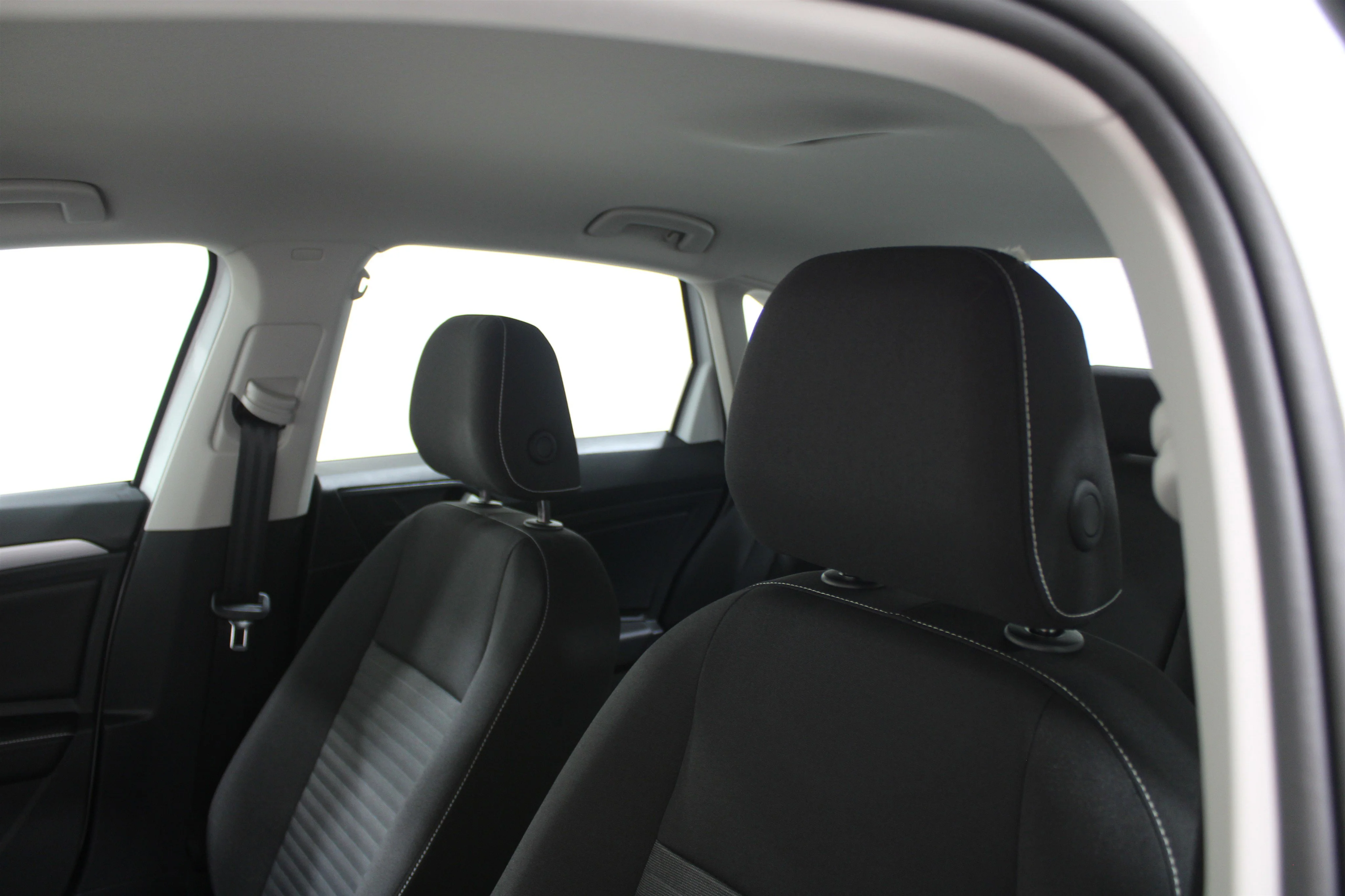 New 2026 Pure White Volkswagen S image 5