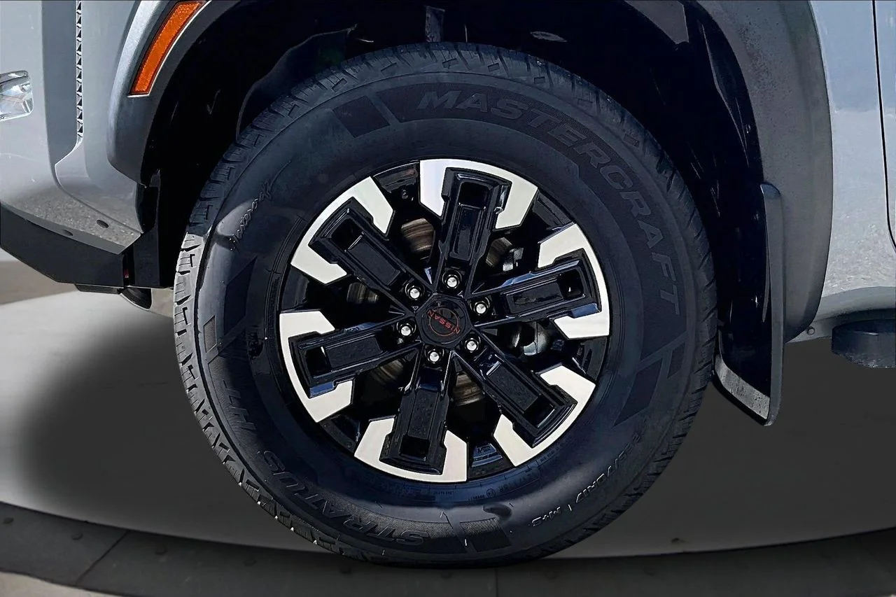 Used 2022 Gray Nissan PRO-4X image 31