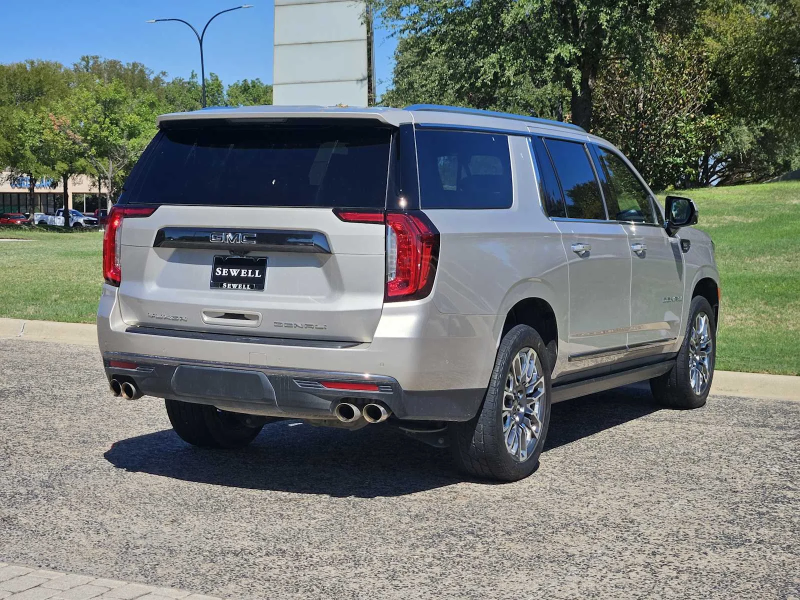 Used 2024 Pearl Beige Metallic GMC Denali Ultimate image 4