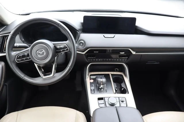 Used 2026 Platinum Mazda 3.3 Turbo Premium image 9