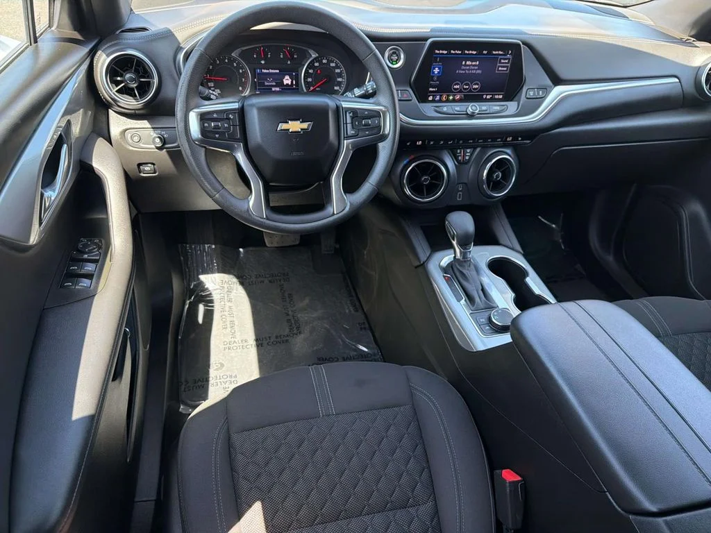 Used 2022 Summit White Chevrolet LT image 12