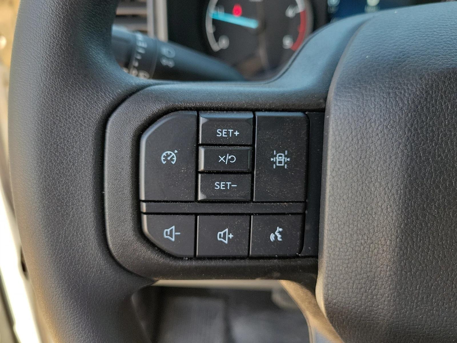 New 2025 Oxford White Ford XL image 20