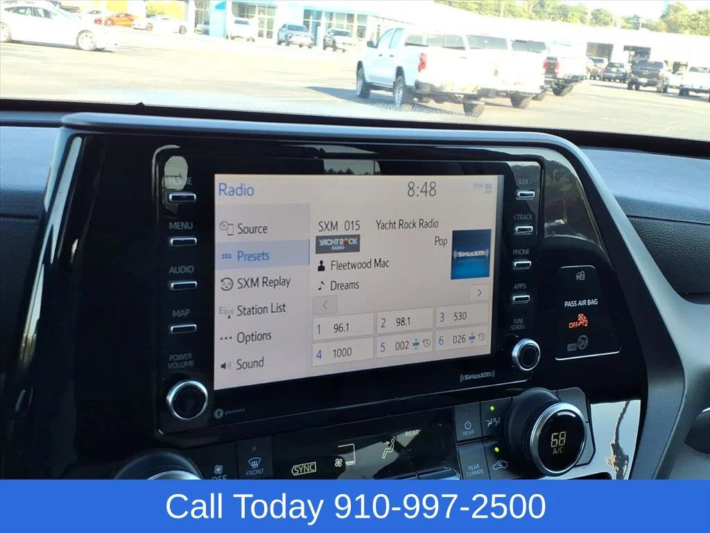 Used 2022 Black Toyota L image 13