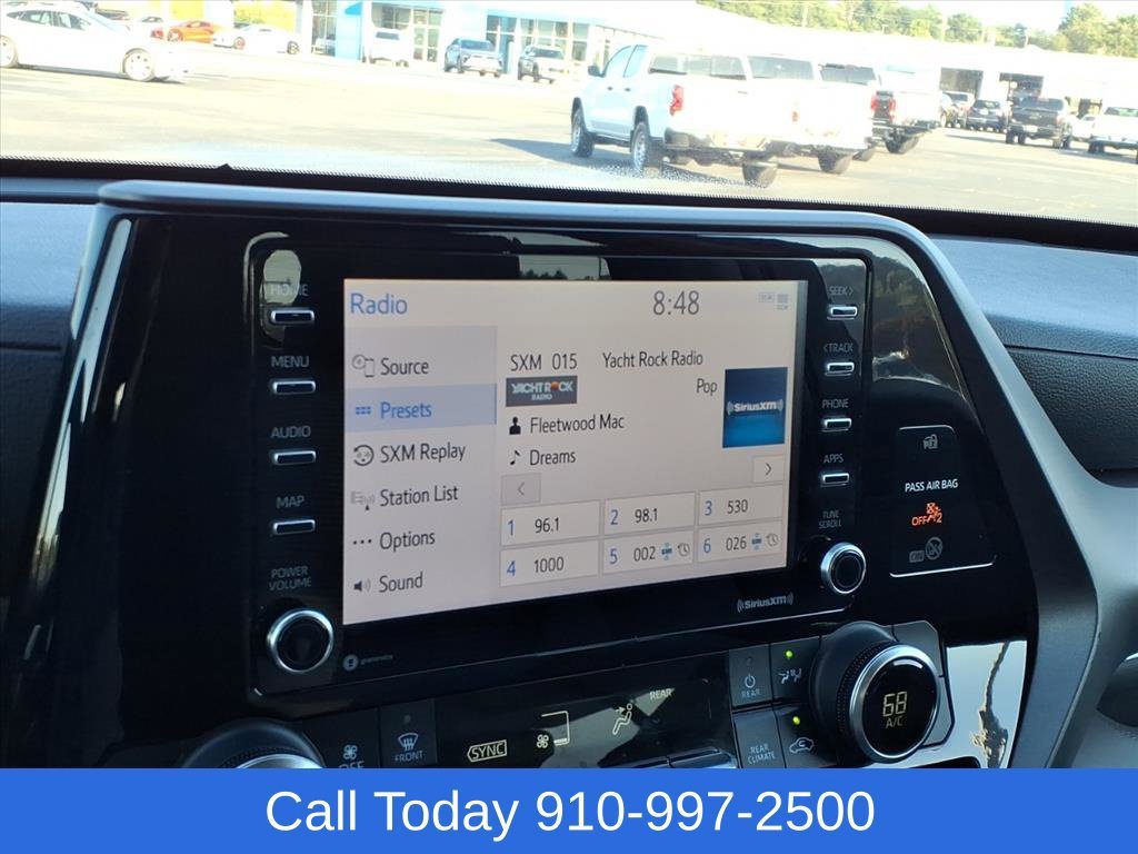 Used 2022 Black Toyota L image 13