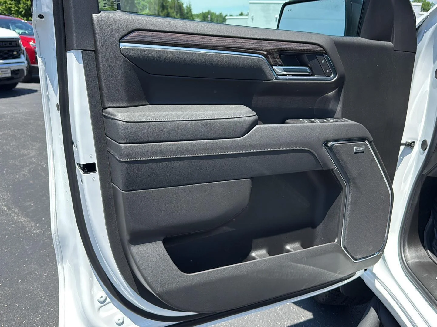 New 2026 Summit White Chevrolet LT Trail Boss image 21