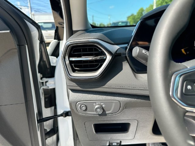 New 2026 Summit White Chevrolet LT image 20