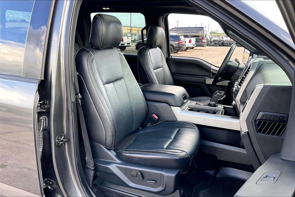 Used 2020 Magnetic Metallic Ford Lariat image 30