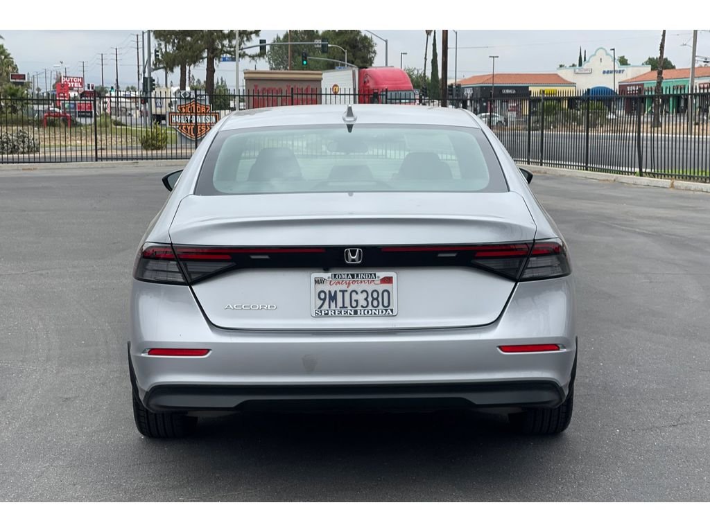 Certified Used 2024 Solar Silver Metallic Honda LX image 4