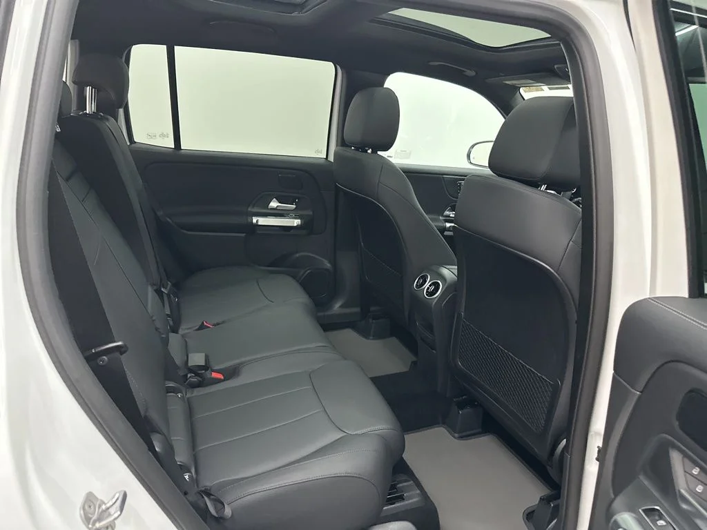 Used 2026 White Mercedes-Benz GLB 250 image 23