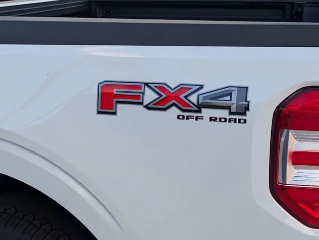 New 2025 Oxford White Ford XLT image 12