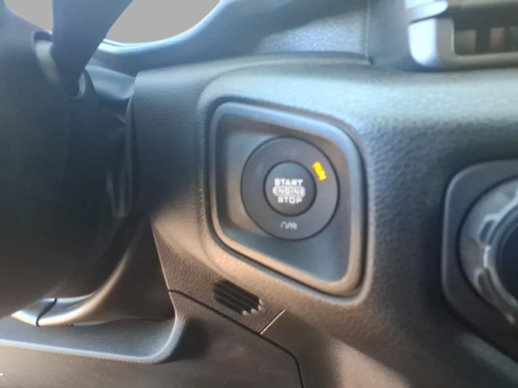 Used 2025 Green Jeep Sport image 17
