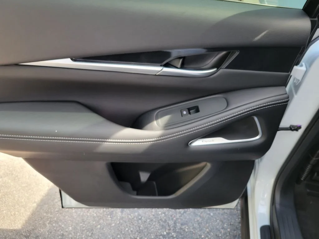 New 2027 RADIANT WHITE INFINITI Sport AWD image 8