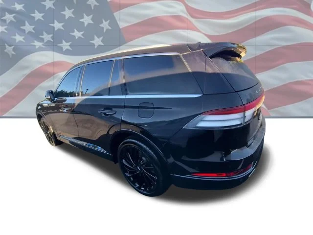 Used 2022 Black Lincoln Reserve image 3