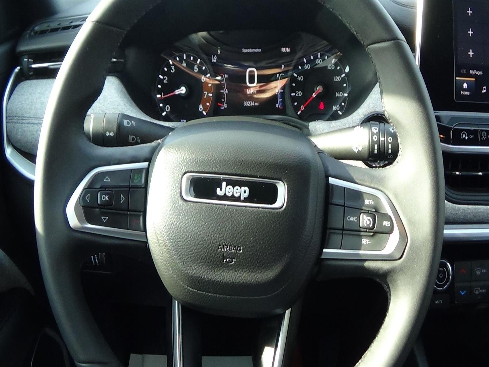 Certified Used 2025 Silver Zynith Clear Coat (pse) Jeep Latitude image 20