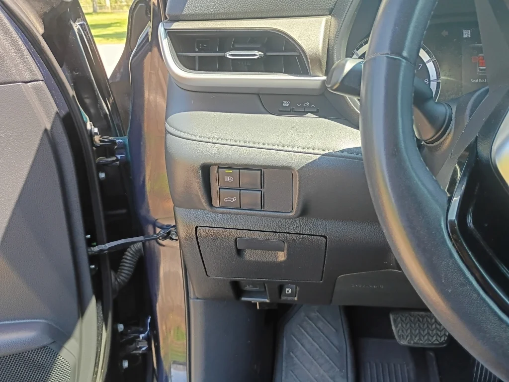 Used 2020 Blueprint Toyota LE image 31
