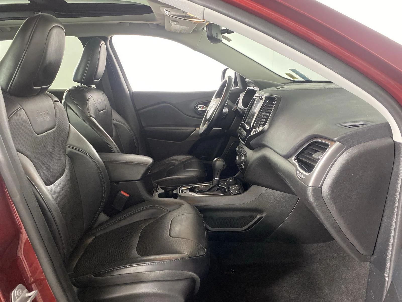 Used 2021 Velvet Red Pearlcoat Jeep Limited image 30