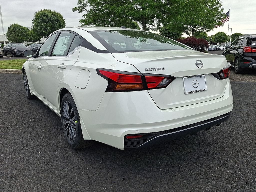 New 2026 Pearl White TriCoat Nissan 2.5 SV image 3
