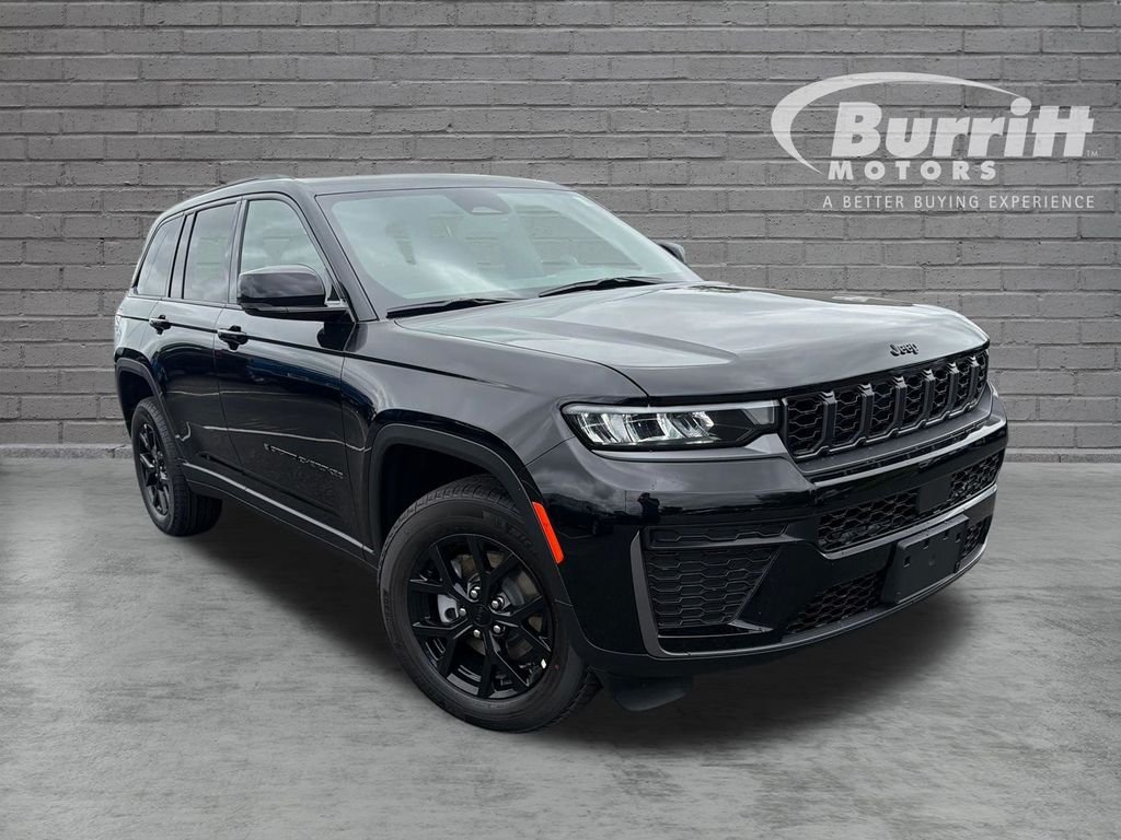 New 2026 Diamond Black Crystal Pearl-Coat Exterior Paint Jeep Altitude image 1