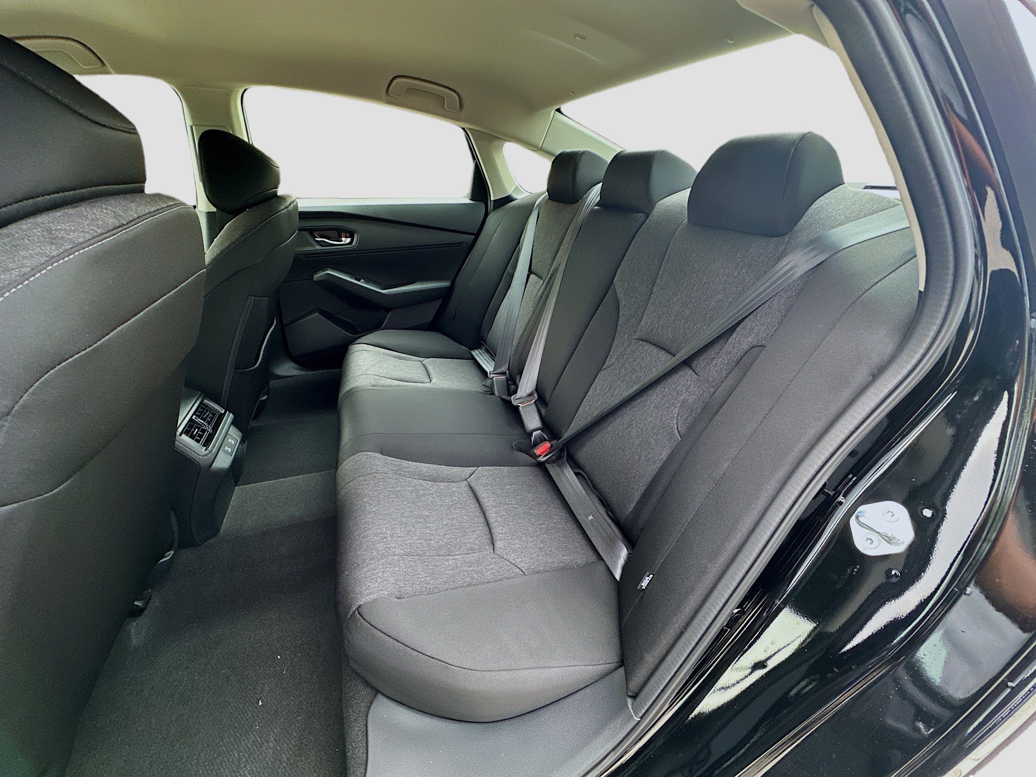 2025 Honda Accord LX - Photo 17