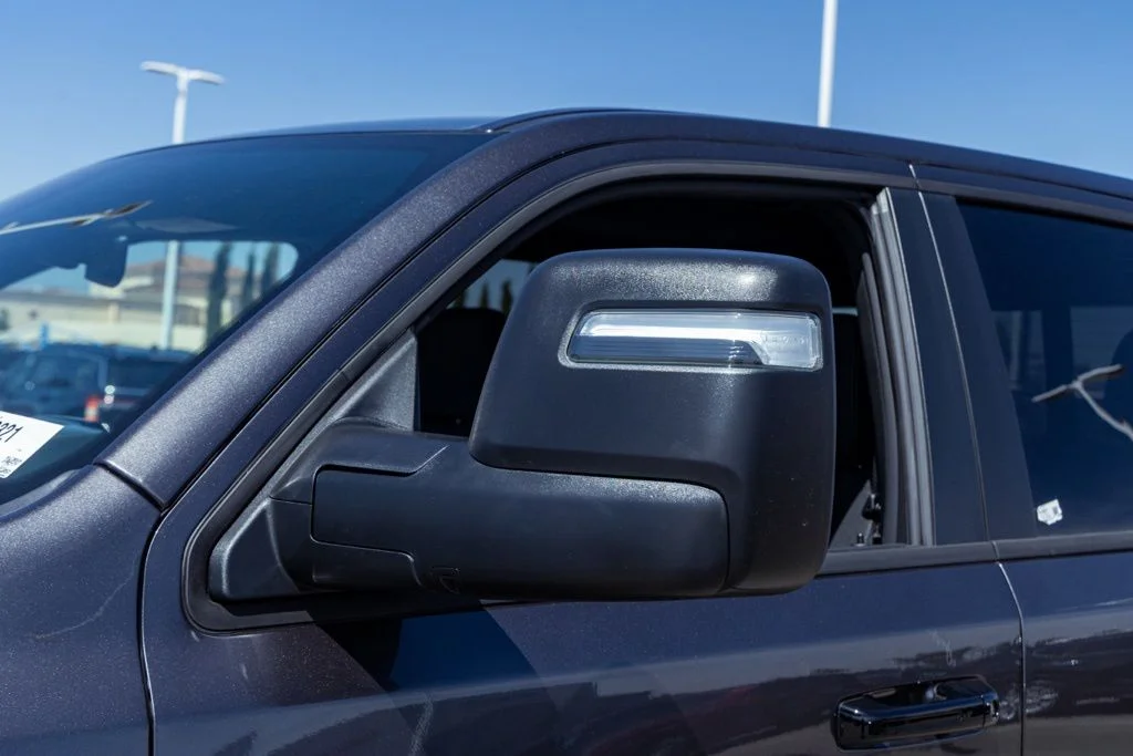 New 2026 Granite Crystal Metallic Clear-Coat Exterior Paint RAM Big Horn Night Edition image 11