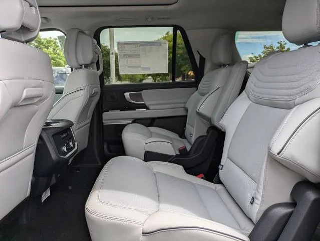 New 2026 Star White Metallic Tri-Coat Ford Platinum image 49