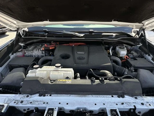 2024 Toyota Tundra Limited - Photo 13