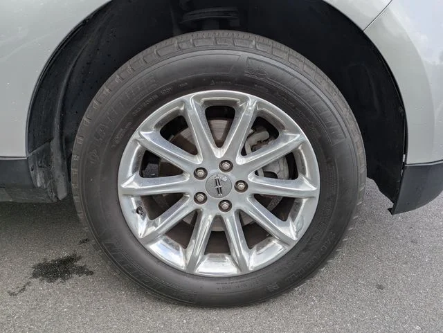 Used 2014 Gray Lincoln Base image 11