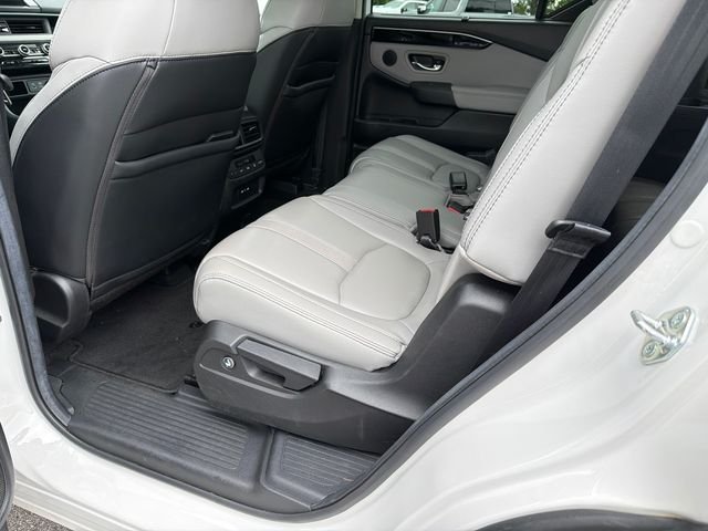 Used 2025 White Honda EX-L image 21