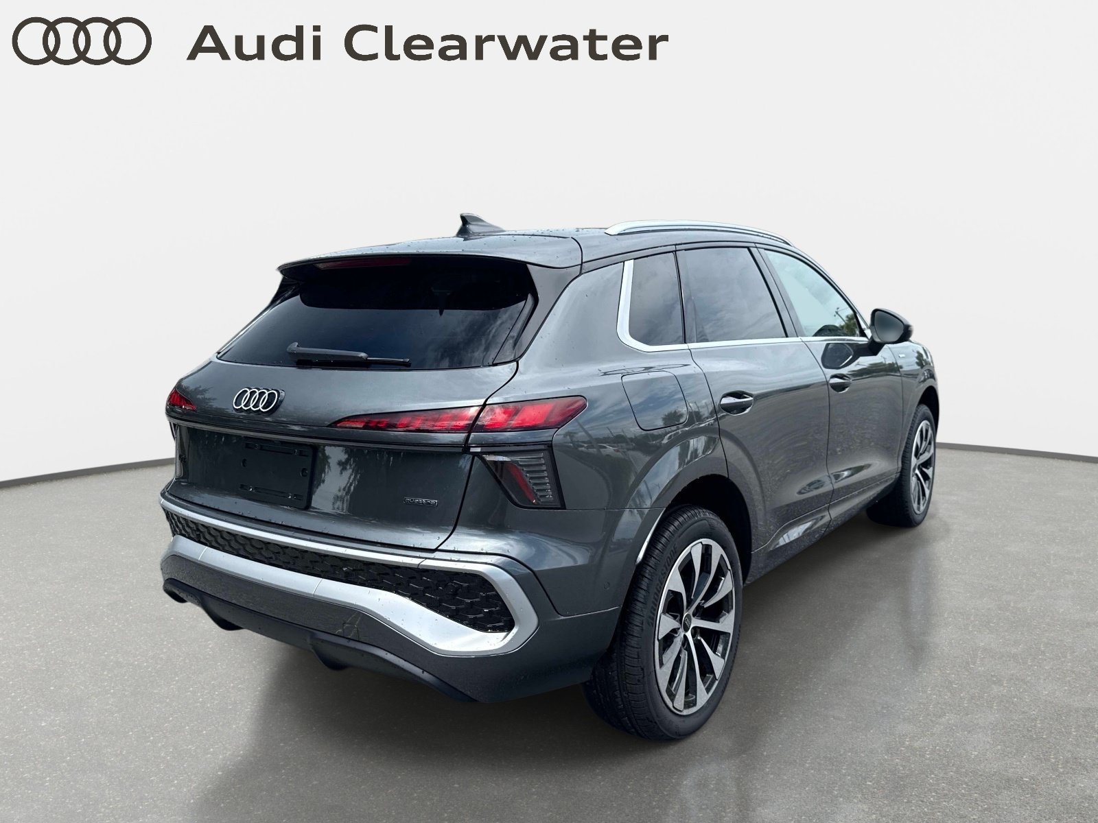New 2026 Daytona Gray Pearl Effect Audi S line image 4