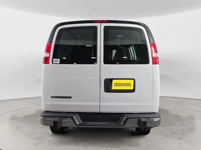 Used 2024 Summit White Chevrolet WT image 4